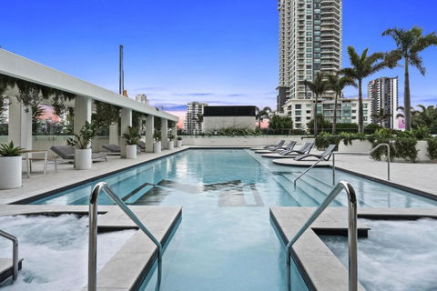 OCEAN Views In Beachside 2-Bedroom Unit - Q Stay - Brisbane 4u 3