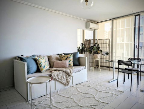 Ocean View Apartment Close To CBD With Indoor Pool. - Brisbane Tourism 3