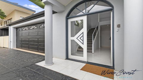 Ocean Views And Vineyards By Wine Coast Holiday Rentals - Tourism Brisbane 1