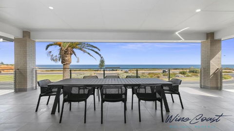 Oceanview Escape By Wine Coast Holidays - Tourism Brisbane 3