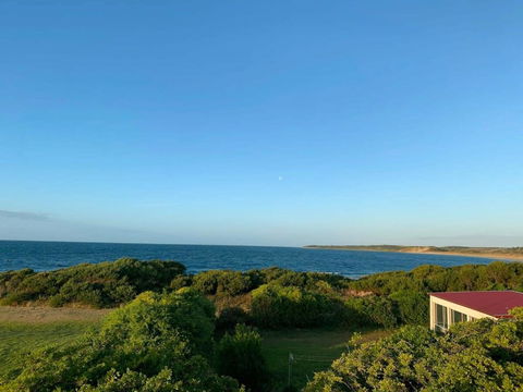 On The Beach & Golf Course Minutes From MTB Trails - Tourism Brisbane 3
