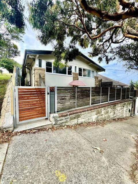 One Bed Apartment - Coogee Beach - Brisbane Tourism 0