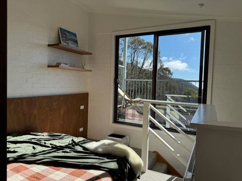 One Cedarwood - Petite Challet Falls Creek - Brisbane Tourism 1