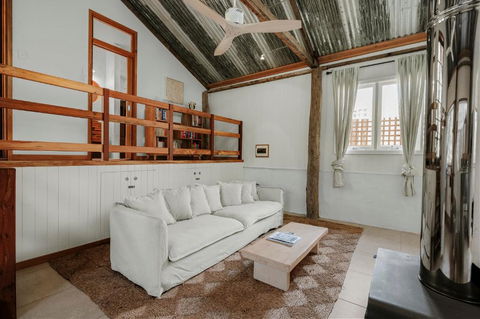 Orchard Cottage - Quiet Farm Escape - Tourism Brisbane 3