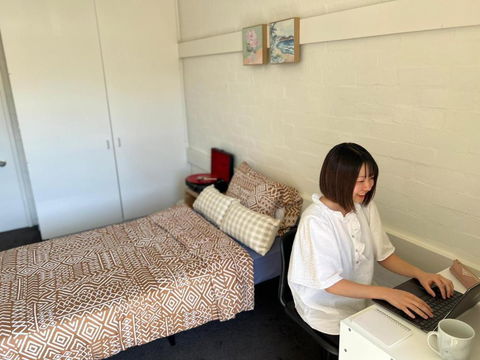 Ozi Village Cardigan - Brisbane Tourism 2