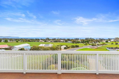 One Merino Panoramic Beach House Modern Sleeps 10 - Brisbane Tourism 3