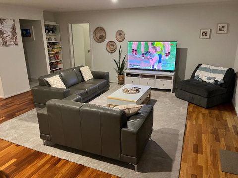 One Merino Panoramic Beach House Modern Sleeps 10 - Brisbane Tourism 1