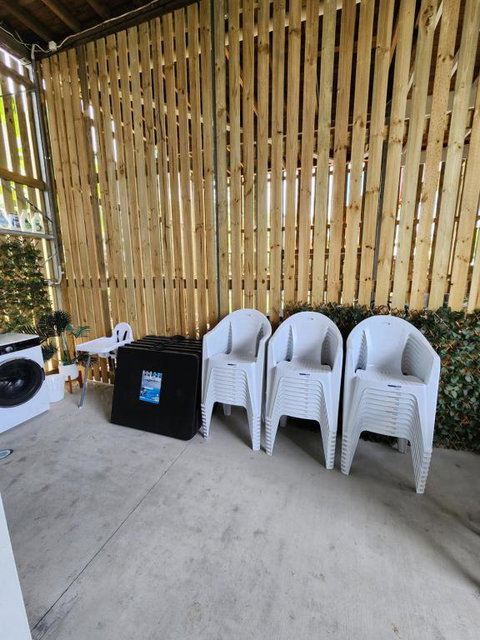 OXLEY Mineral Pool & Private Home SuburbanSTAY - Brisbane Tourism 3