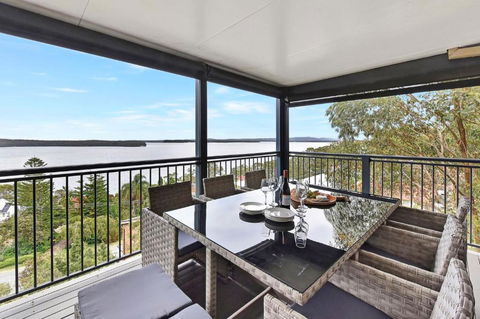 Overlook Nook - The Best Views In The Area - Tourism Brisbane 0