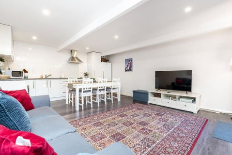Peaceful 1BR Home Near Canberra Hospital - Brisbane Tourism 0