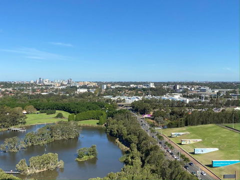 Parkside & City View In Sydney Olympic Park - Tourism Brisbane 1