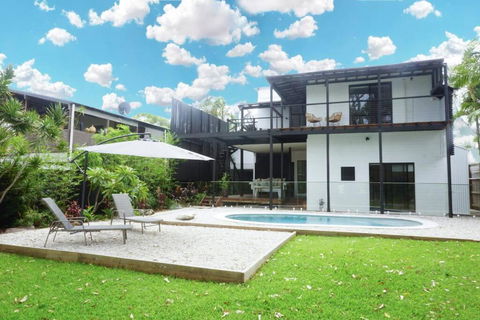 PACIFIC Stunning Coastal Home The Perfect Family Getaway - Tourism Brisbane 1