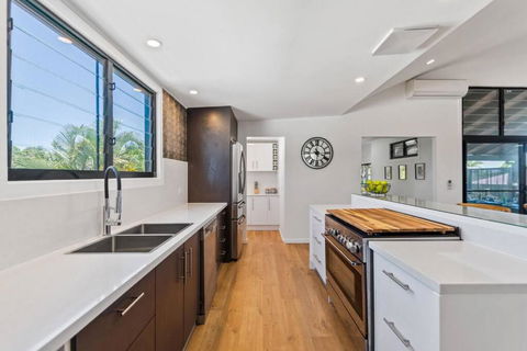 PACIFIC Stunning Coastal Home The Perfect Family Getaway - Tourism Brisbane 2