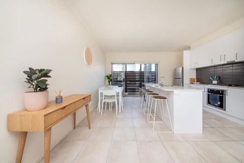 Page Seven By Property Mums - Tourism Brisbane 1