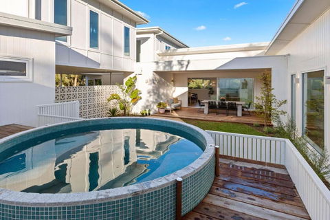 Palm Springs Hideaway - Tourism Brisbane 0