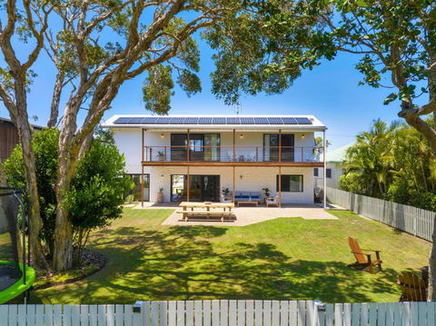 Pangkarra -Stunning Beach House - Family Friendly - Tourism Brisbane 1