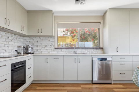 Panoramic Scenic Views Of Preston Beach - Delightful Family Holiday Home - Tourism Brisbane 2