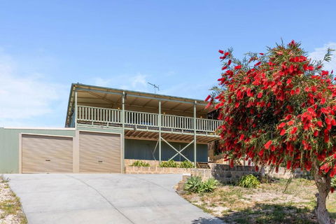 Panoramic Scenic Views Of Preston Beach - Delightful Family Holiday Home - Tourism Brisbane 1