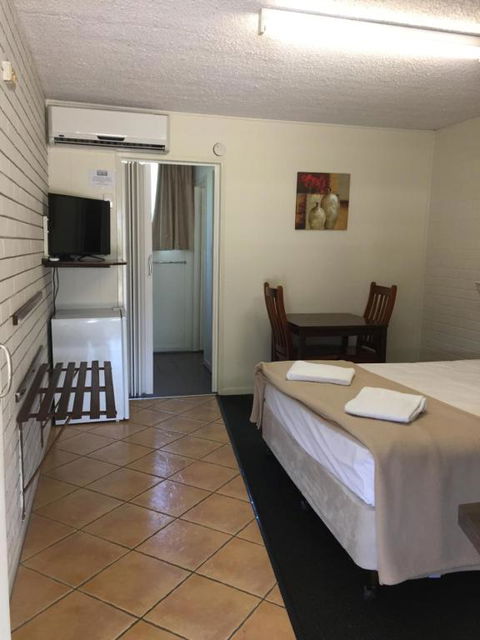 Paradise Motel - Brisbane Tourism 1