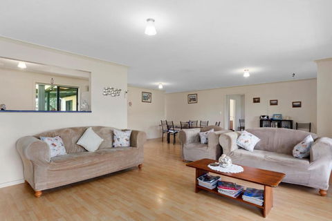 Pascalinga 38 Carrickalinga Road - Brisbane 4u 2