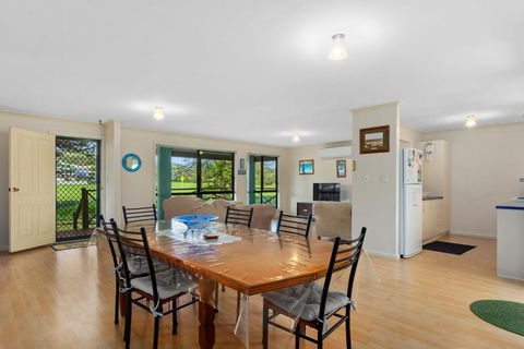 Pascalinga 38 Carrickalinga Road - Brisbane 4u 3