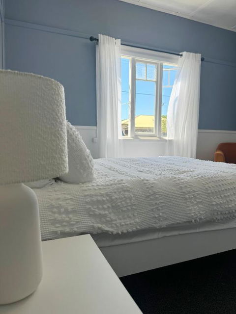 Penguin Paradise Beach House - Tourism Brisbane 3