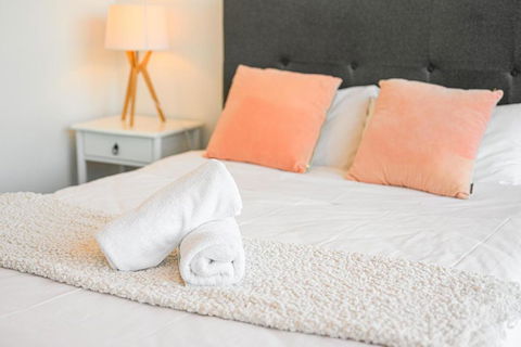 Penrith 3Br Apt Close ToTrain Station & Shopping - Tourism Brisbane 1