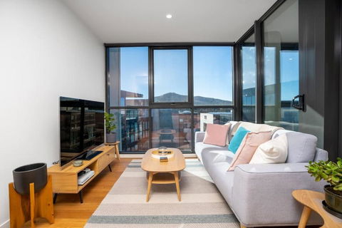 Perfectly Located 1BR BA Apartment - Brisbane 4u 0