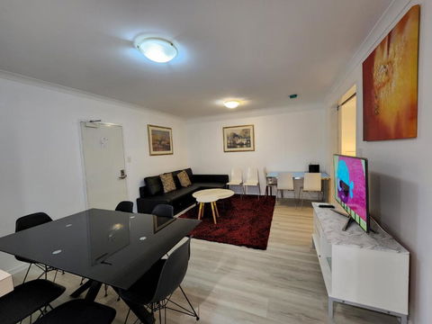 PERTH CBD APARTMENTS - Tourism Brisbane 0