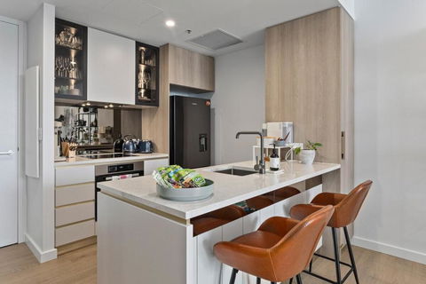 Perfect Location With 5 Star Amenities - Brisbane Tourism 3