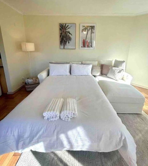 Perfect Manly Retreat, In The Heart Of Manly, Family & Couple Friendly Apartment With CAR SPOT - Tourism Brisbane 3