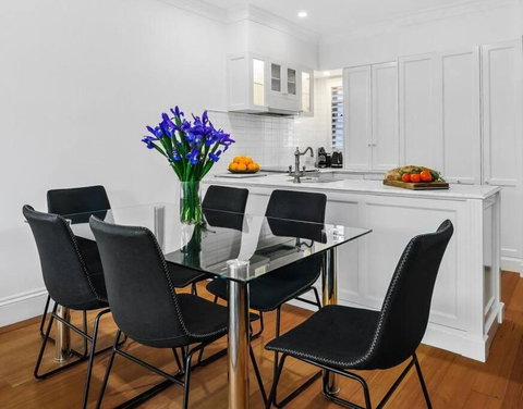 Perfect Page St Home 3Bed 2Bath Sleeps 6 - Tourism Brisbane 1