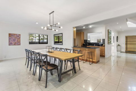 Perfectly Located 4-Bed House In Kensington - Tourism Brisbane 3