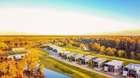 Perricoota Waters - Echuca Holiday Homes - Tourism Brisbane 2