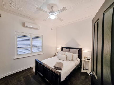 Peters Rest Central Wagga - Brisbane Tourism 0