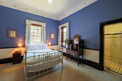 Petersons Armidale Winery And Guesthouse - Tourism Brisbane 2