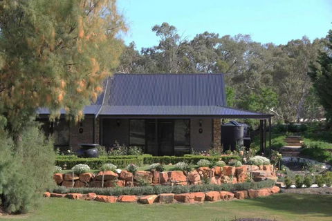 Petit Verdot Cottage - A Vineyard Retreat In Barossa Valley - Brisbane Tourism 0