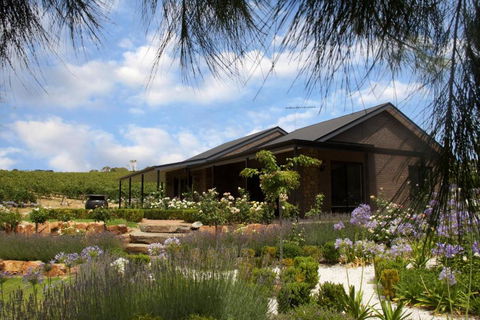 Petit Verdot Cottage - A Vineyard Retreat In Barossa Valley - Brisbane Tourism 1