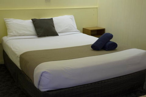 Pioneer Station Motor Inn - Brisbane 4u 2