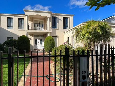 Pleasant Private Room In Taylors Lake Near Melbourne Airport - Tourism Brisbane 3