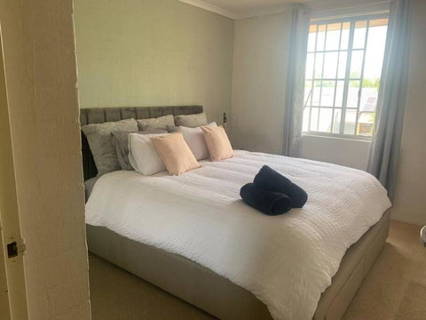 Plush 2 Bedroom Apartment Kingston - Brisbane Tourism 1