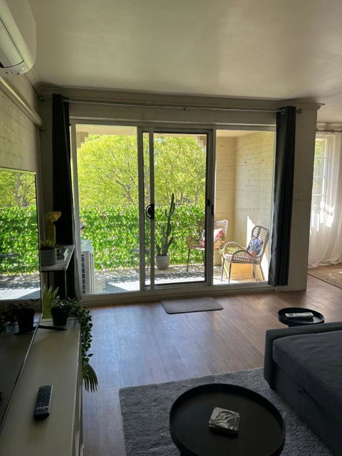 Plush 2 Bedroom Apartment Kingston - Brisbane Tourism 2