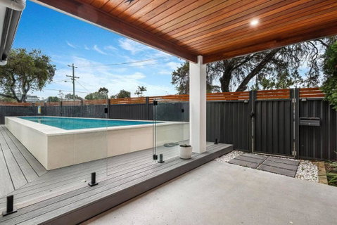 Pool House Hideaway - Brisbane Tourism 1