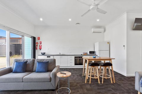 Port Lincoln Shark Apartment 4 - Tourism Brisbane 1