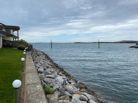 Port Lincoln Marina Waterfront Apartment - Tourism Brisbane 1