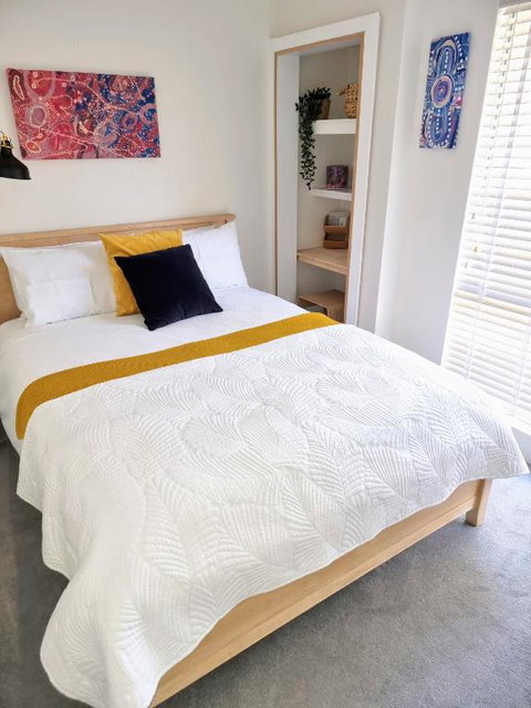 Queen Bed Apartment- No Sharing, Your Very Own Space - Tourism Brisbane 0