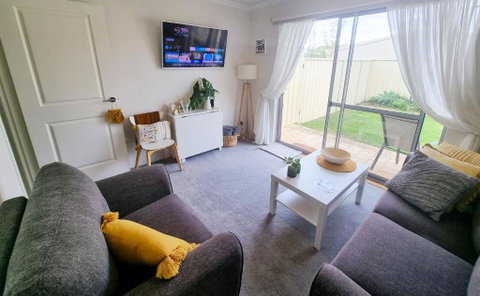 Queen Bed Apartment- No Sharing, Your Very Own Space - Tourism Brisbane 1