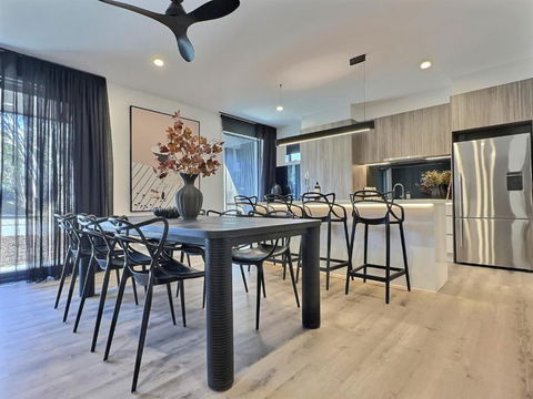 RAM, Alpine Getaways - Brisbane Tourism 0