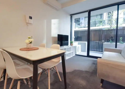 PR126-1 BR Comfy Stay Next To Station With FREE Parking - Tourism Brisbane 3