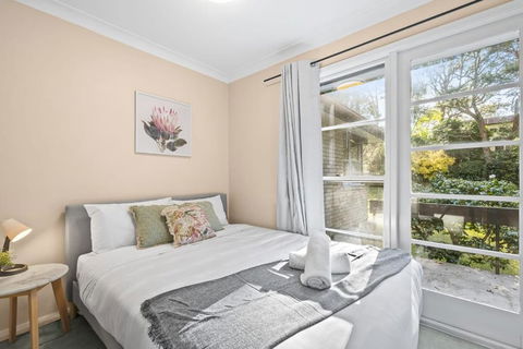 Quaint Queen Room In Pymble - Private Spot - Shared Bathroom - Tourism Brisbane 1